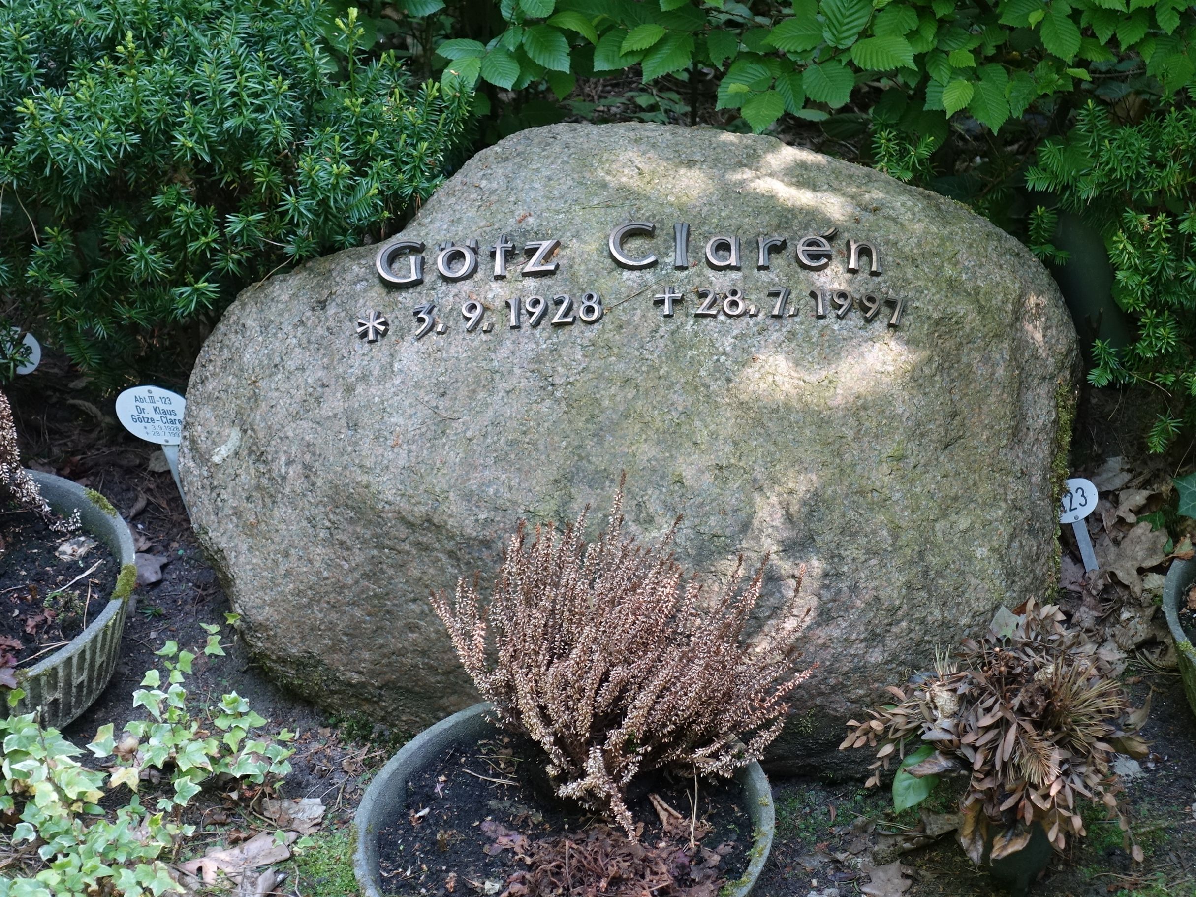 Findling als Grabstein von Götz Clarén